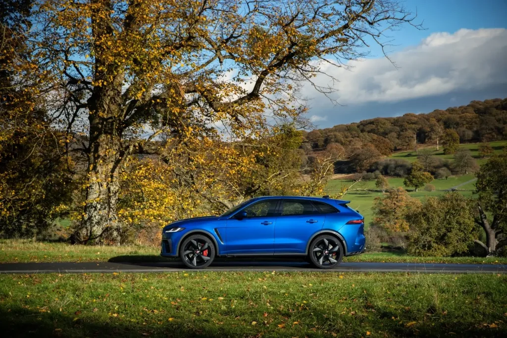 2022-Jaguar-F-Pace-SVR-23