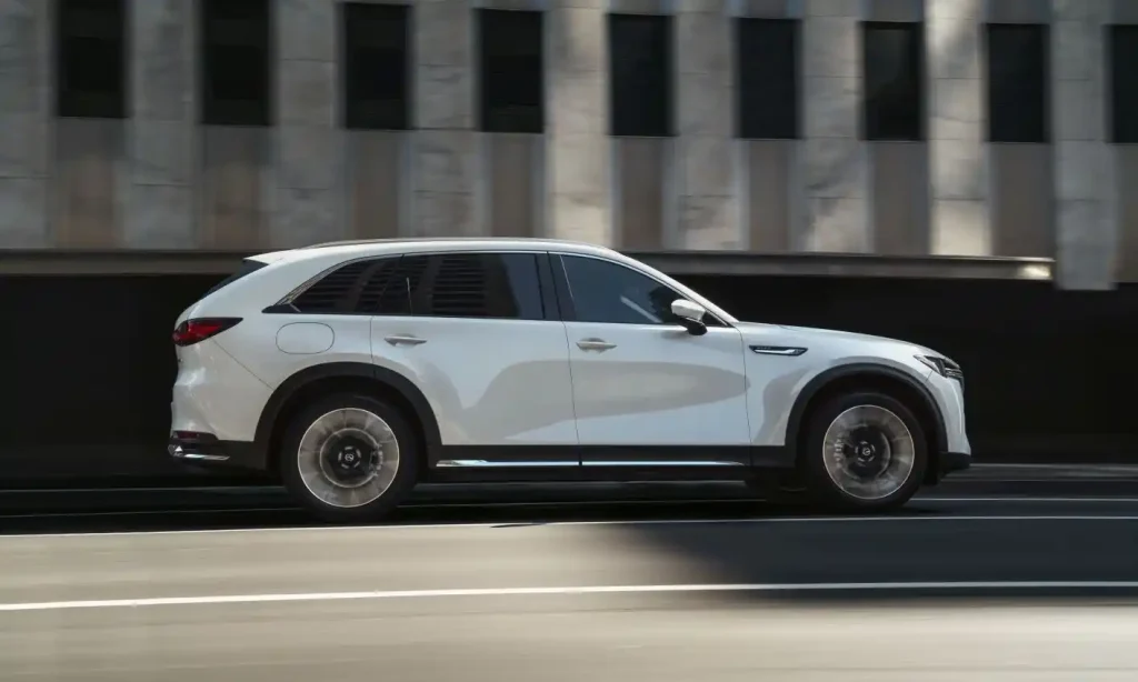 2024-Mazda-CX-90-11