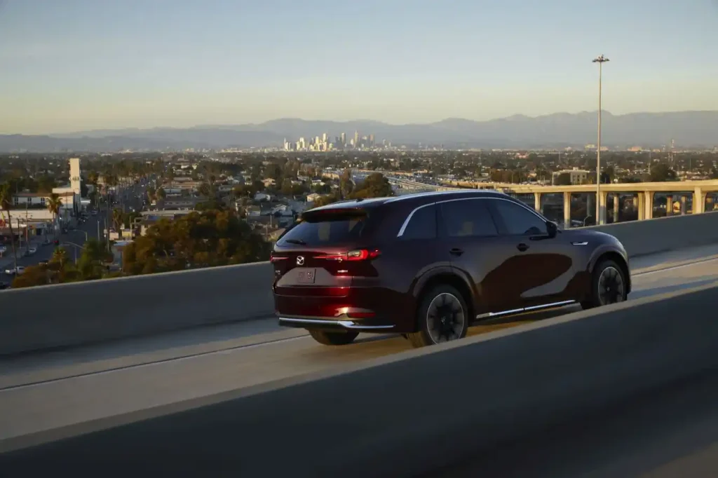 2024-Mazda-CX-90-14