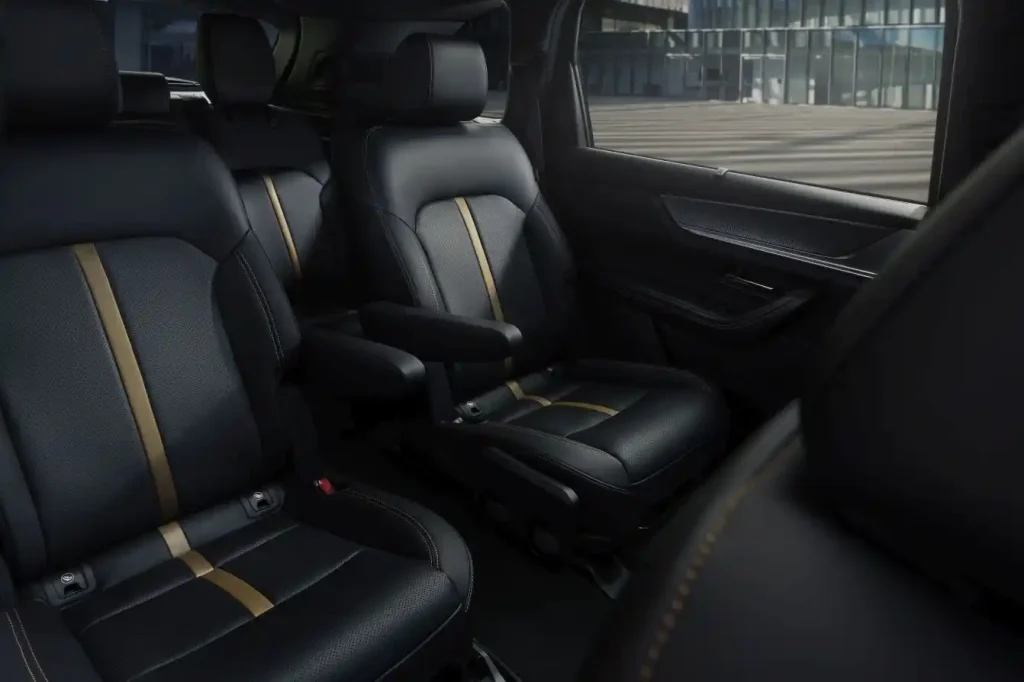 2024-Mazda-CX-90-33