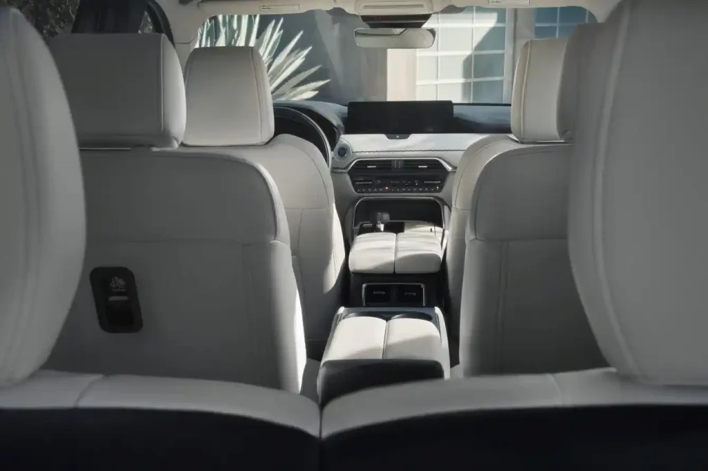 2024-Mazda-CX-90-34