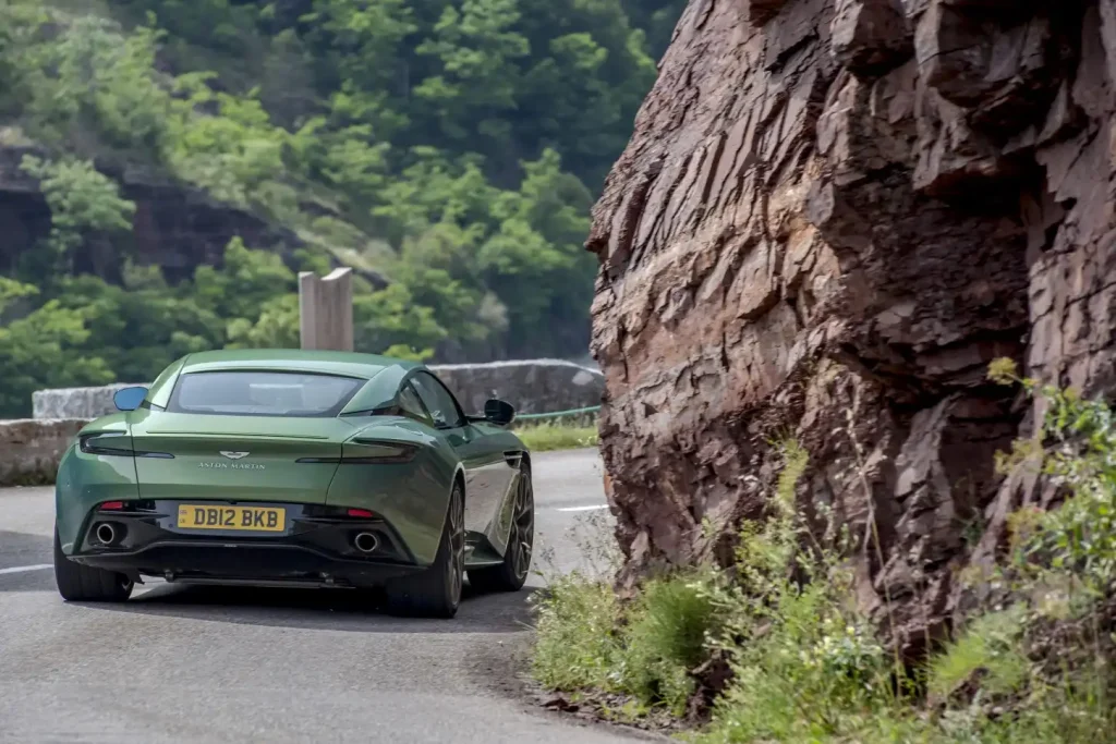 2025-Aston-Martin-DB12-14