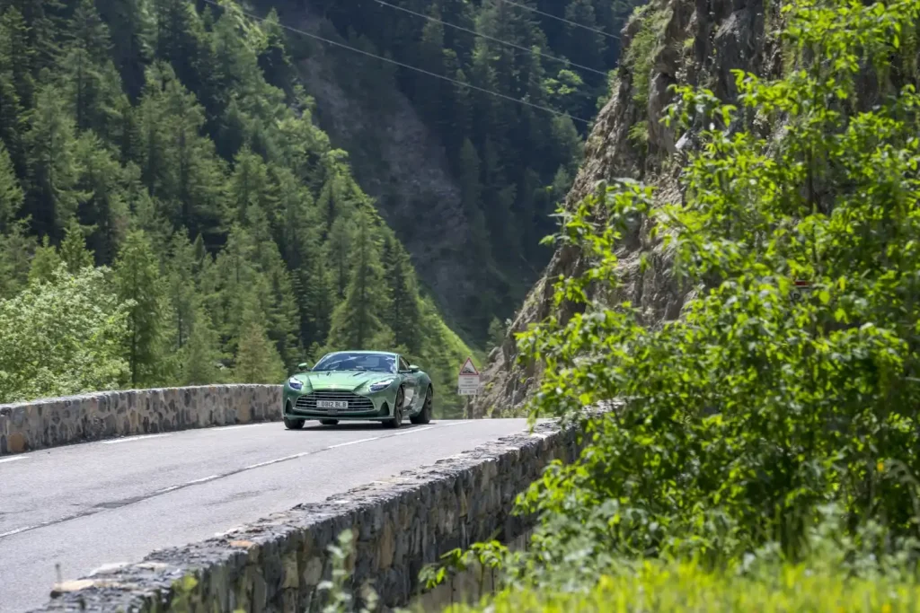 2025-Aston-Martin-DB12-23