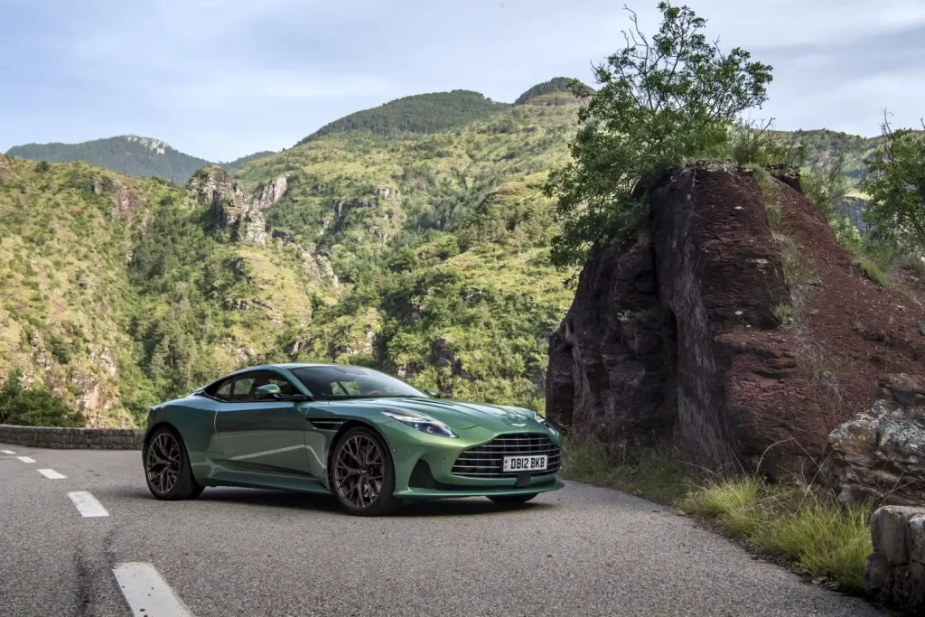 2025-Aston-Martin-DB12-4