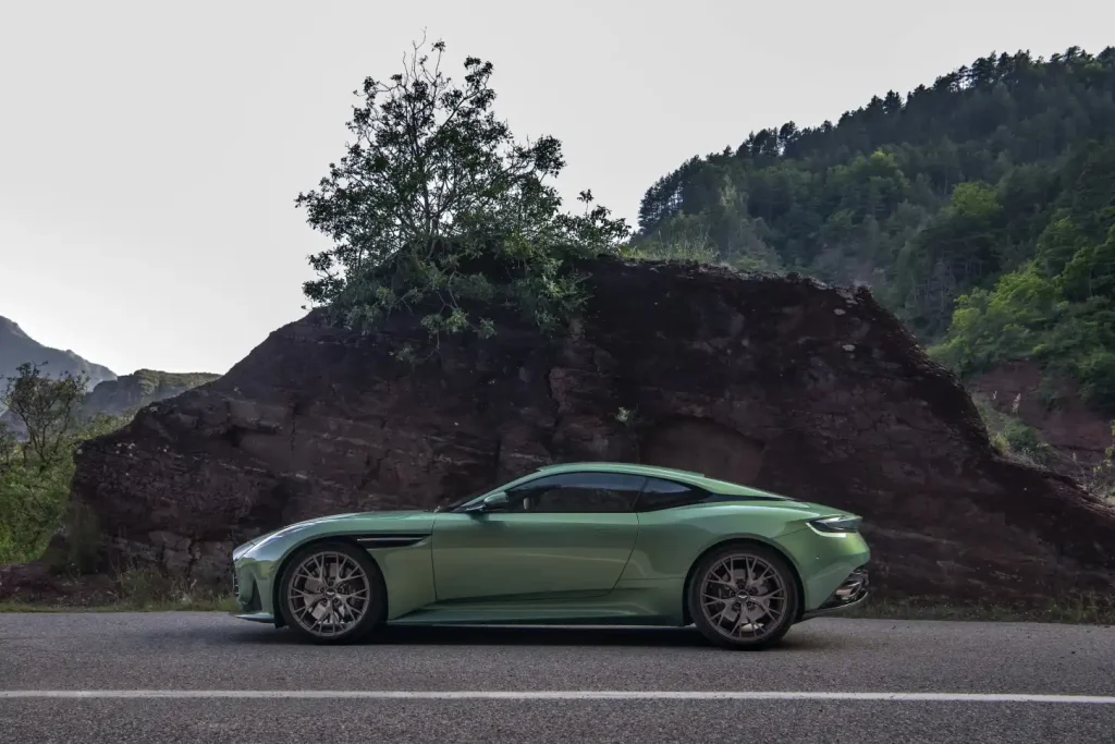 2025-Aston-Martin-DB12-5