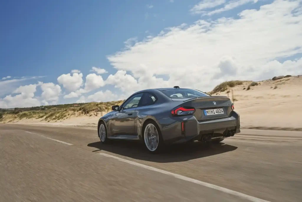 2025-BMW-M2-10
