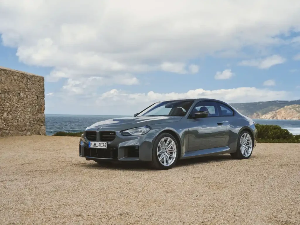 2025-BMW-M2-14