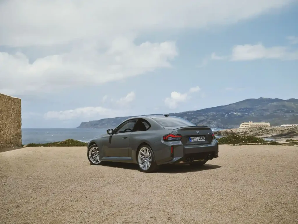 2025-BMW-M2-19