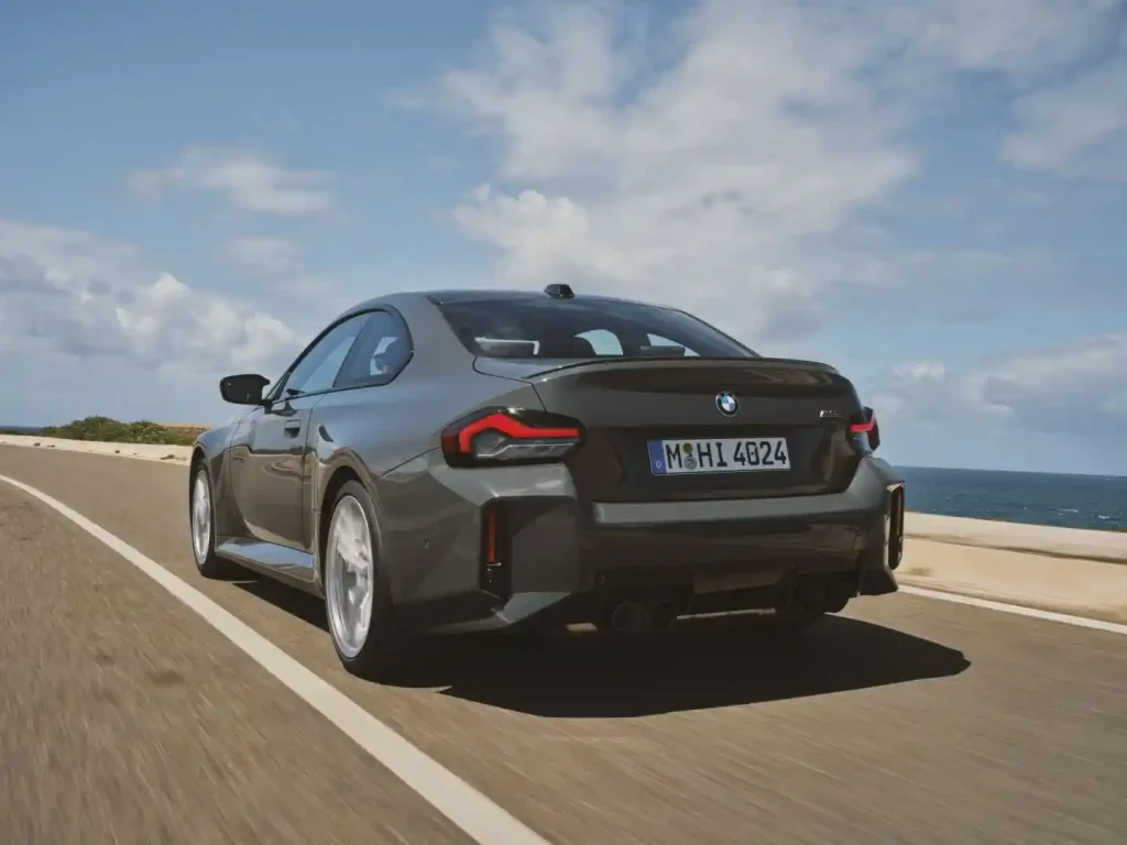 2025-BMW-M2-5