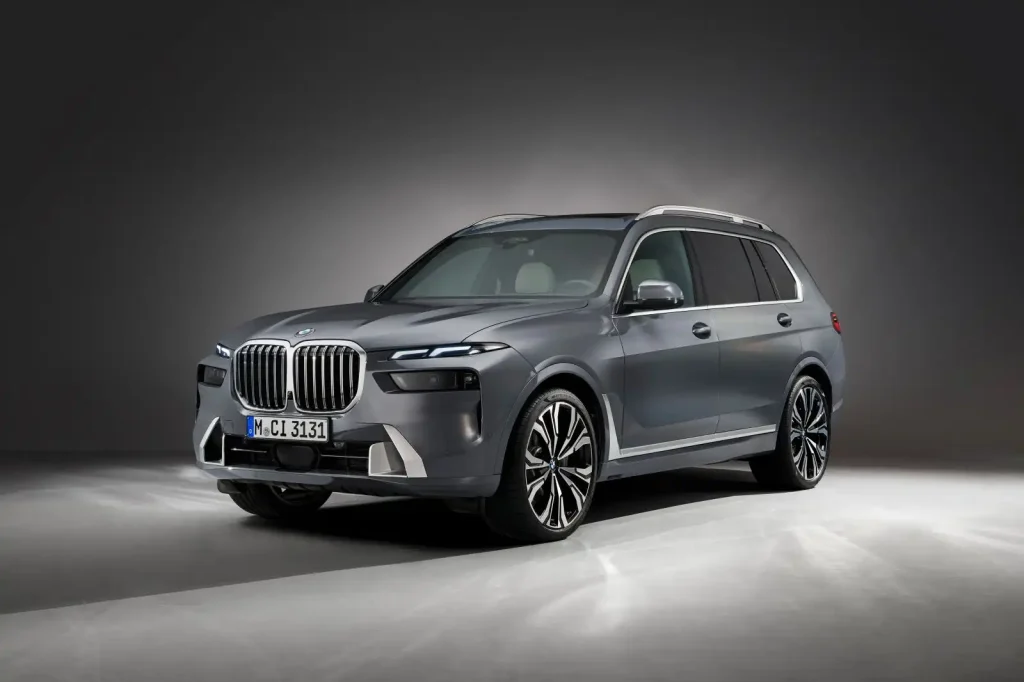 2025-BMW-X7-1