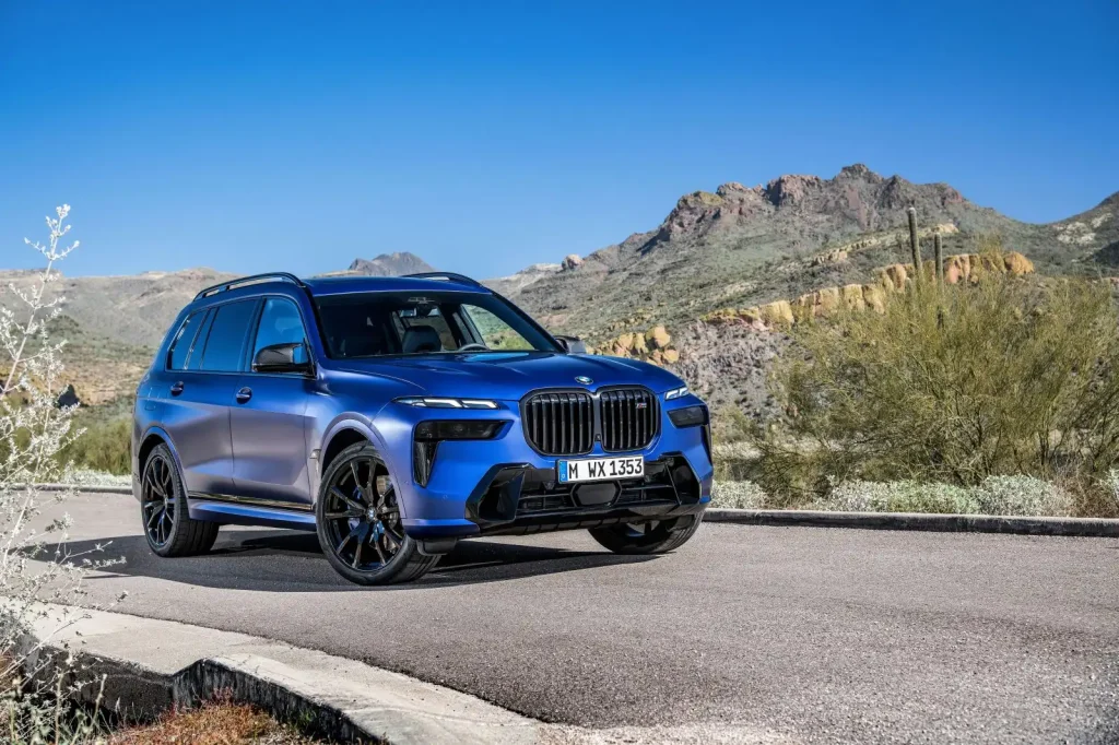 2025-BMW-X7-15