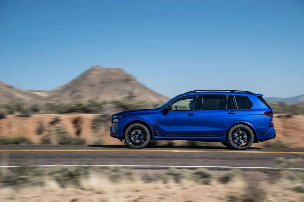 2025-BMW-X7-19