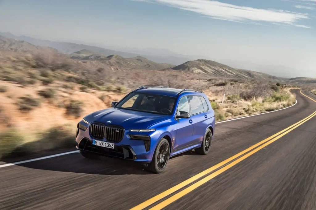 2025-BMW-X7-25