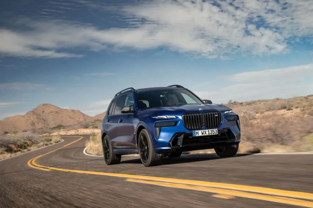 2025-BMW-X7-26