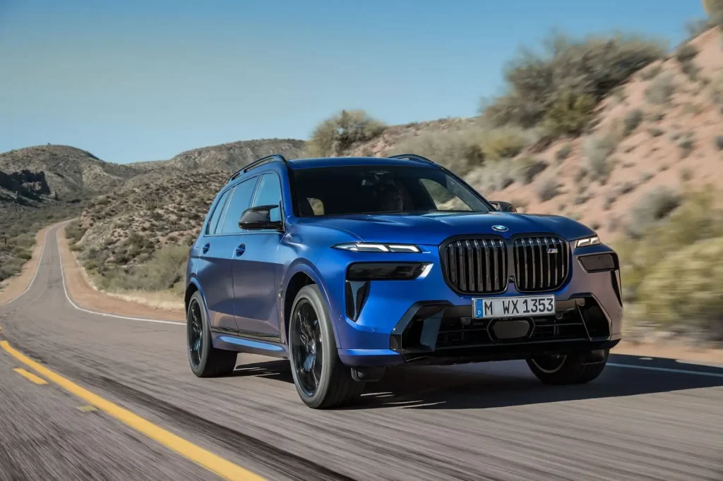 2025-BMW-X7-28