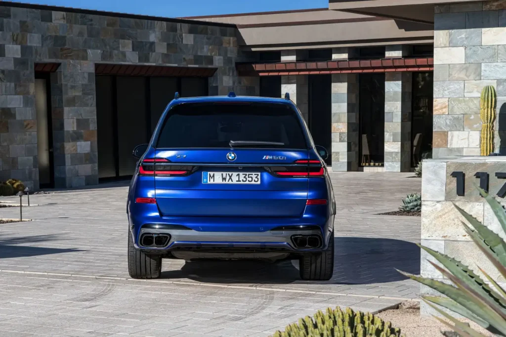2025-BMW-X7-7