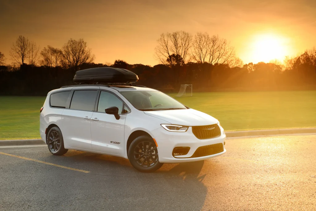 2025-Chrysler-Pacifica-15
