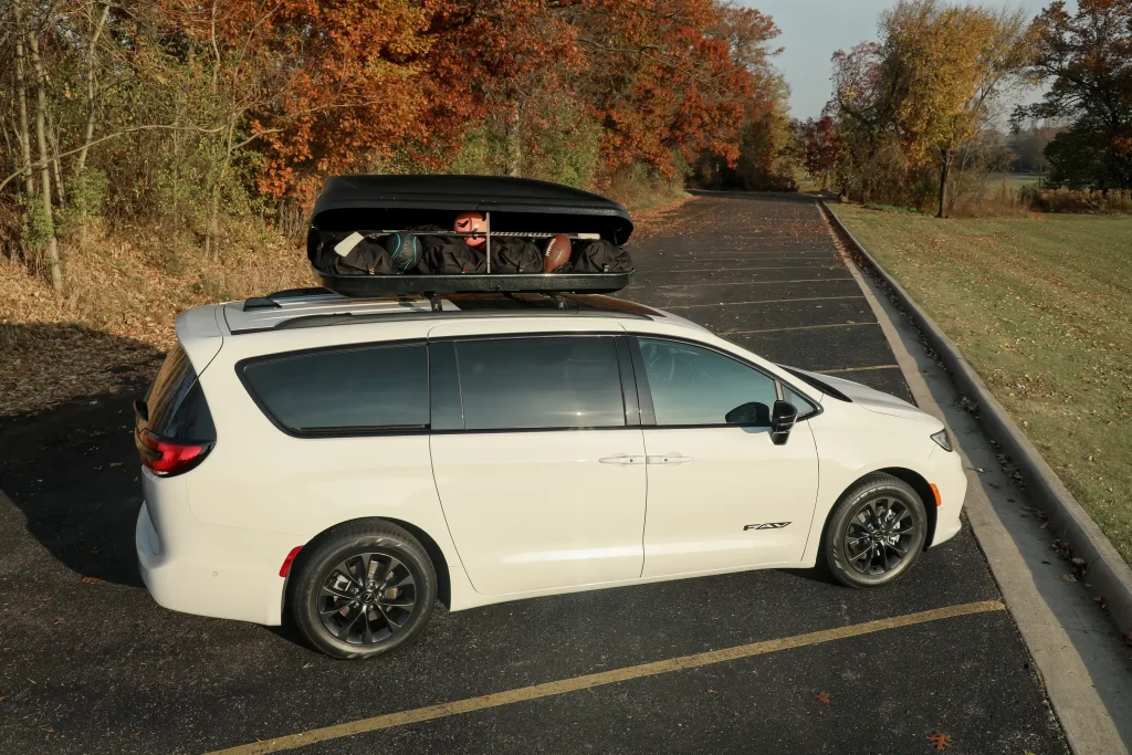 2025-Chrysler-Pacifica-16