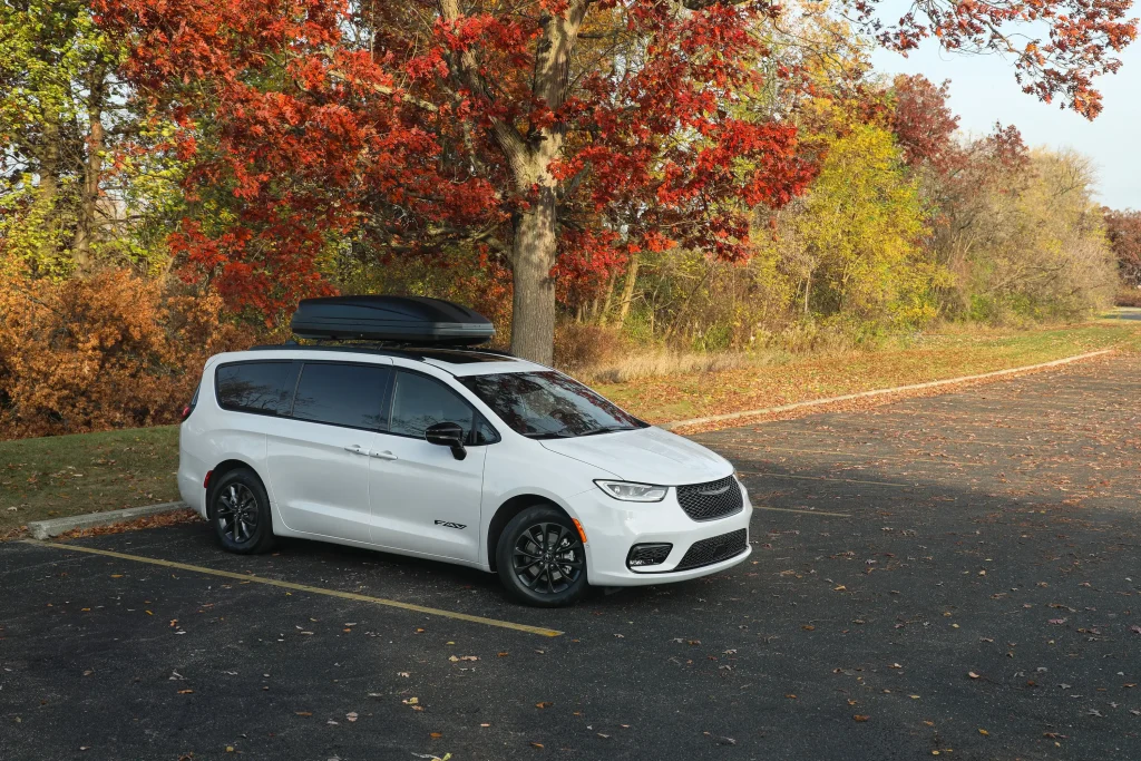 2025-Chrysler-Pacifica-18