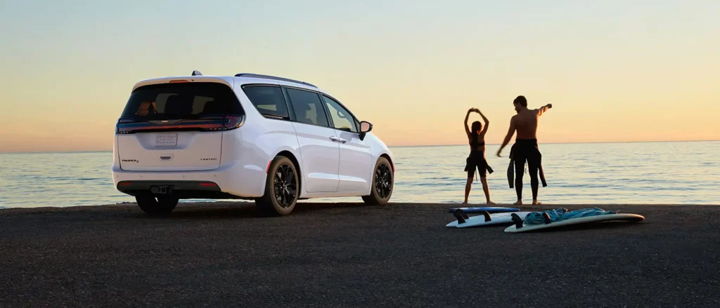 2025-Chrysler-Pacifica-23