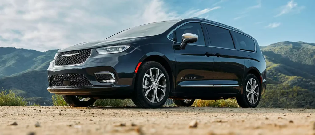 2025-Chrysler-Pacifica-4