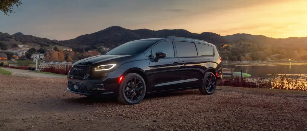 2025-Chrysler-Pacifica-5