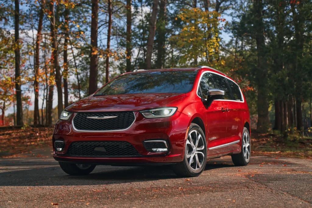 2025-Chrysler-Pacifica-9