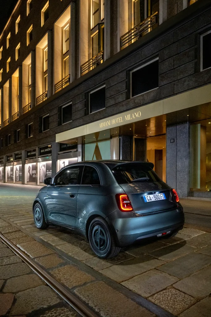 2025-Fiat-500e-12