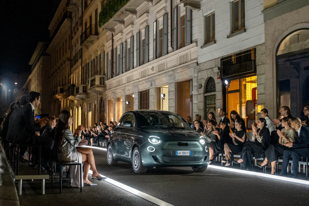 2025-Fiat-500e-7