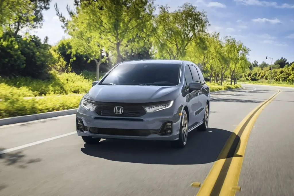 2025-Honda-Odyssey-13