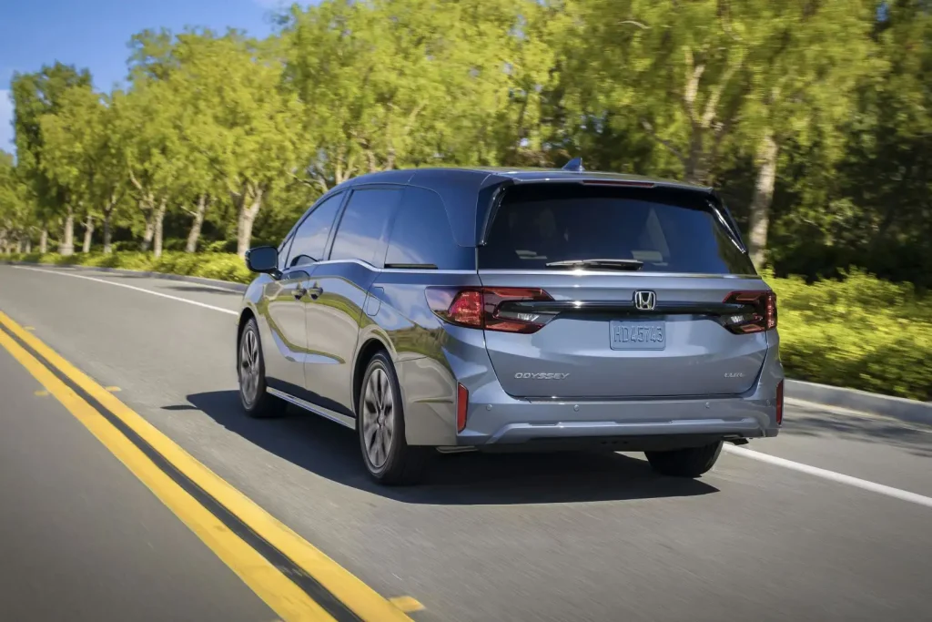 2025-Honda-Odyssey-14