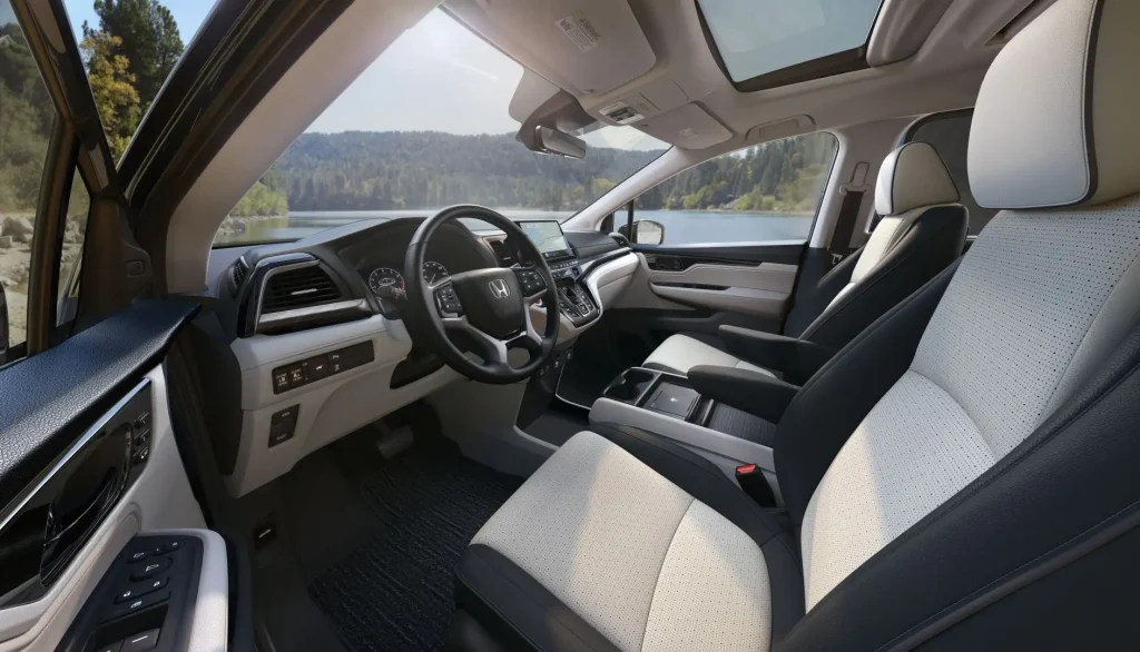 2025-Honda-Odyssey-28