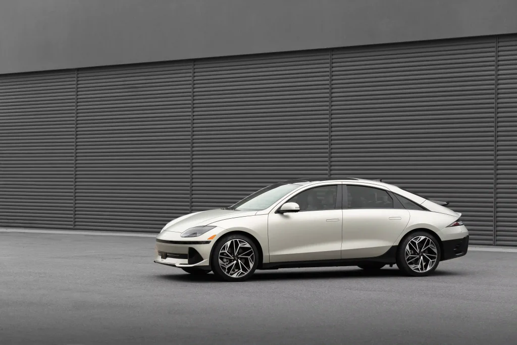 2025-Hyundai-Ioniq-6-13