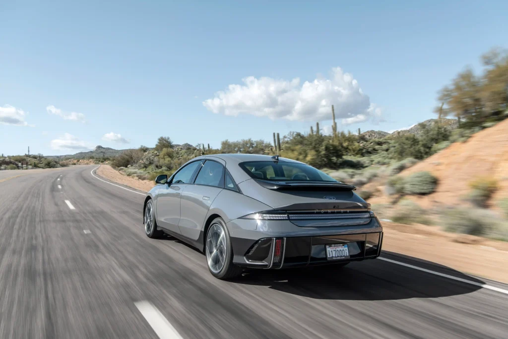 2025-Hyundai-Ioniq-6-23
