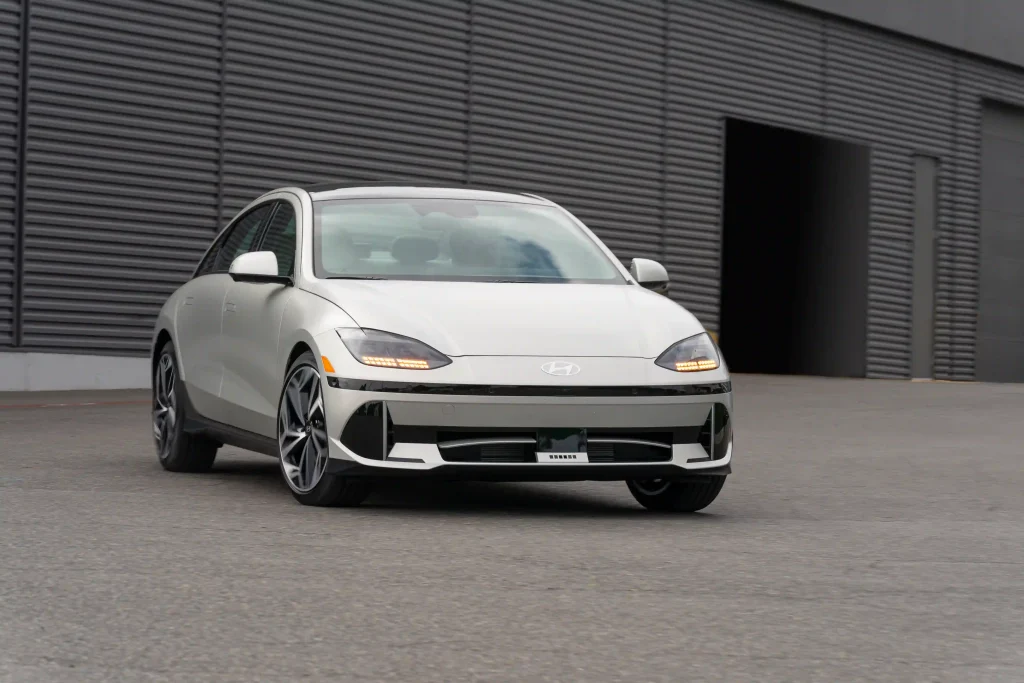 2025-Hyundai-Ioniq-6-3
