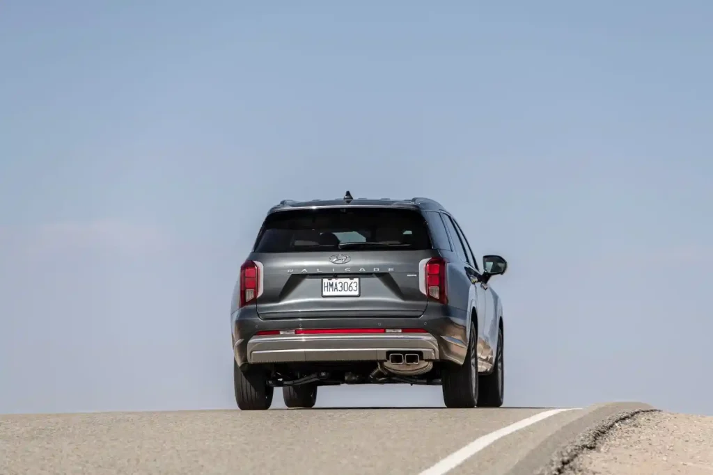 2025-Hyundai-Palisade-10
