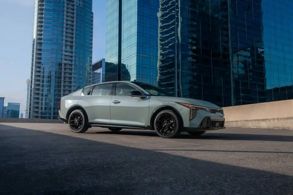 2025-Kia-K4-GT-Line-17