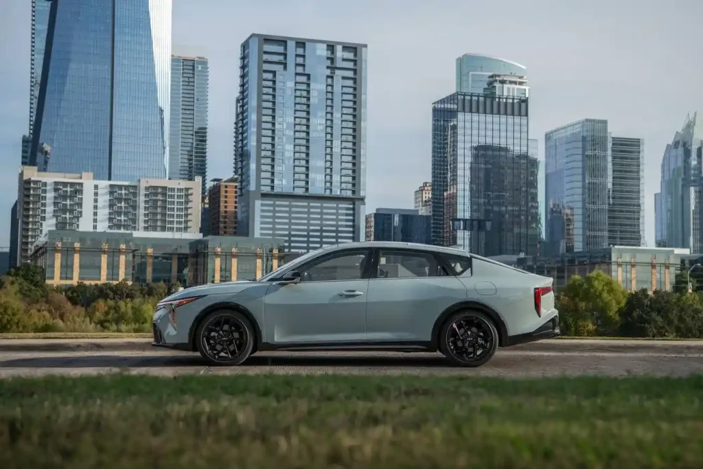 2025-Kia-K4-GT-Line-19