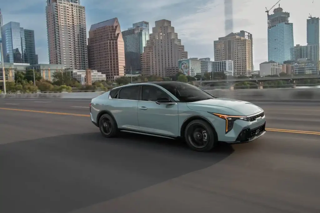 2025-Kia-K4-GT-Line-24