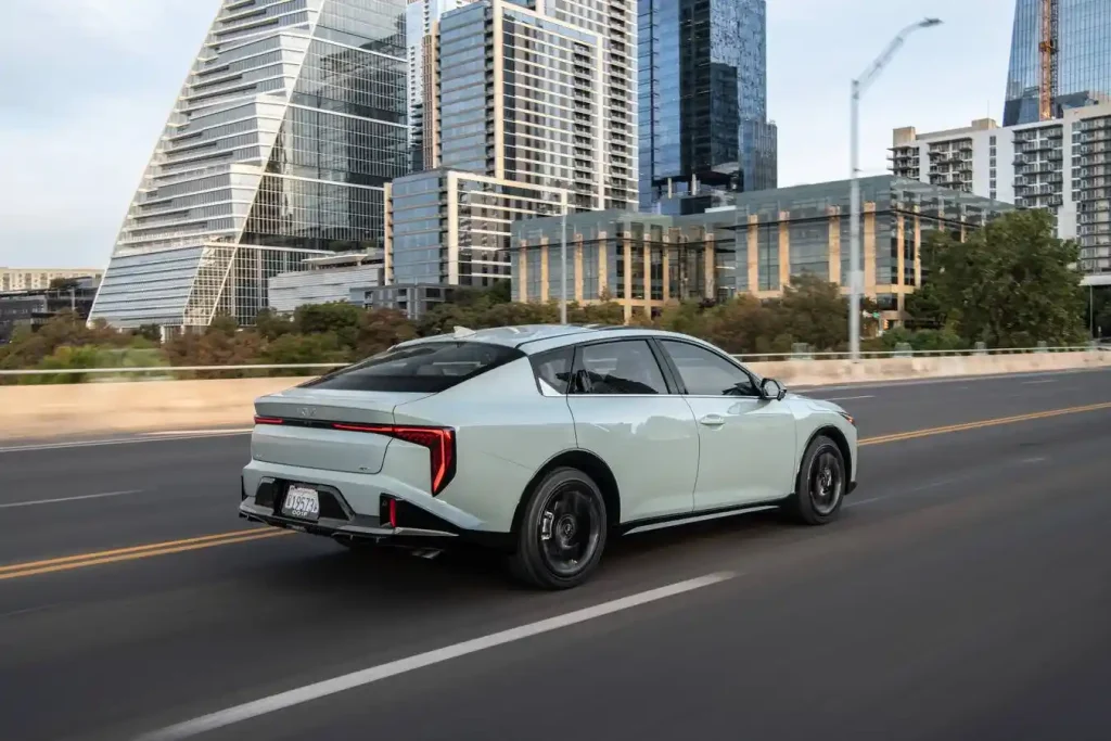 2025-Kia-K4-GT-Line-25