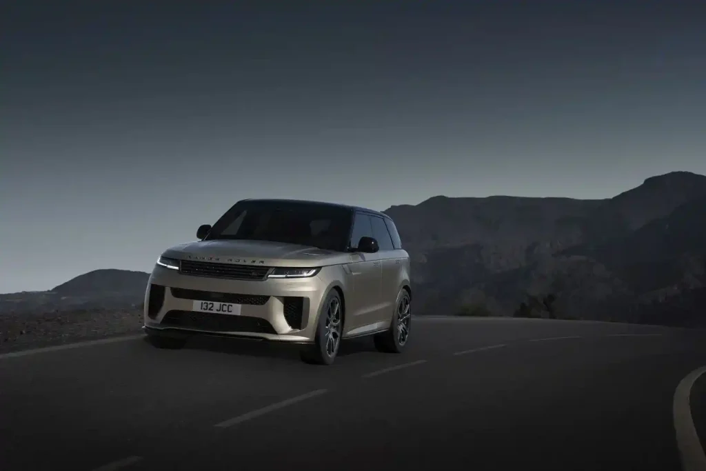 2025-Land-Rover-Range-Rover-Sport-2