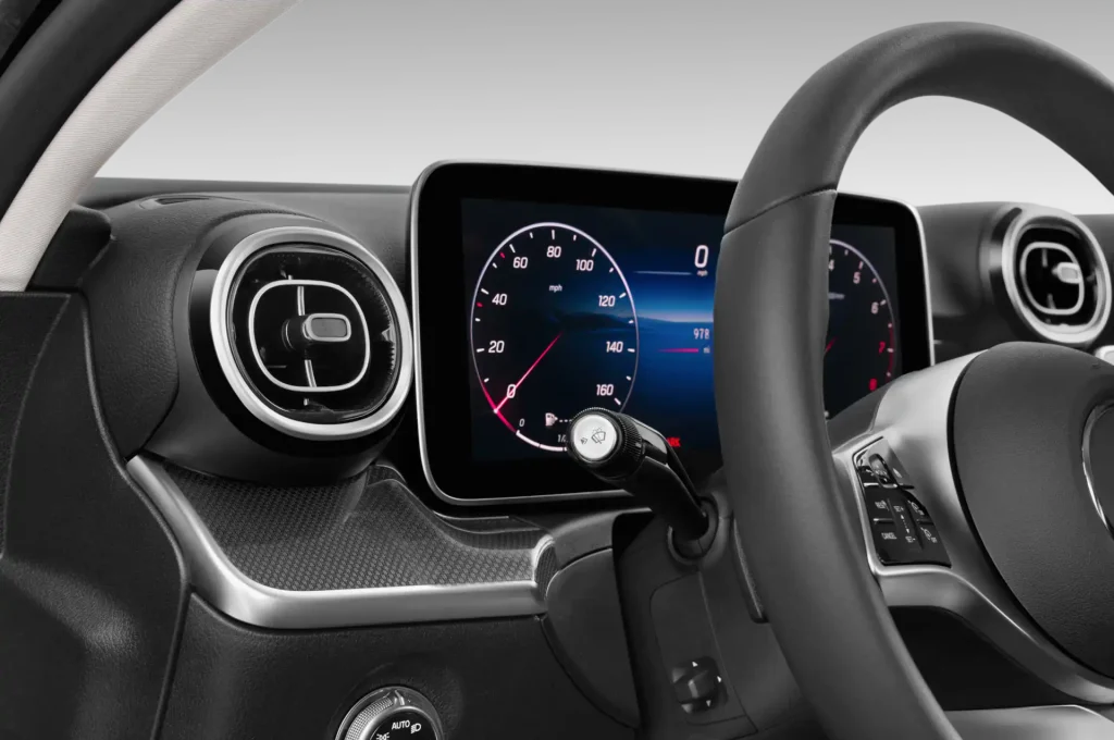 2025-Mercedes-Benz-C-Class-18