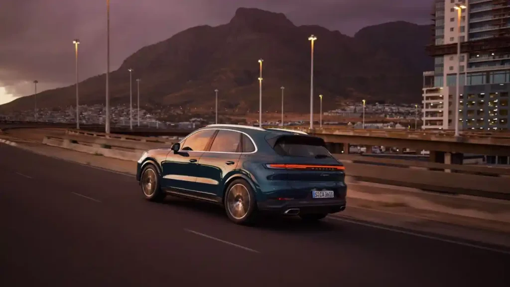 2025-Porsche-Cayenne-14