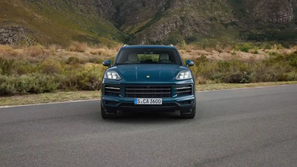 2025-Porsche-Cayenne-2