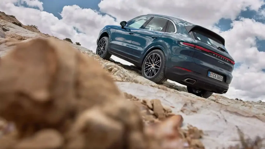 2025-Porsche-Cayenne-4