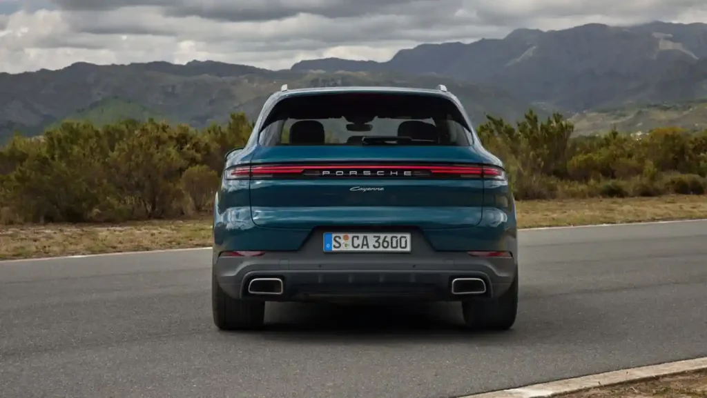 2025-Porsche-Cayenne-8