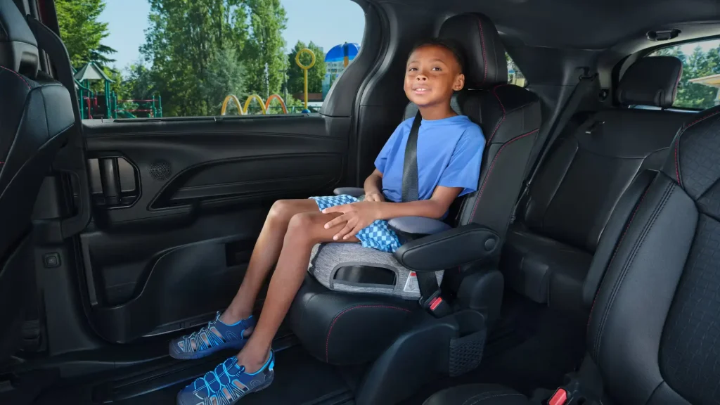 2025-Toyota-Sienna-Hybrid-17