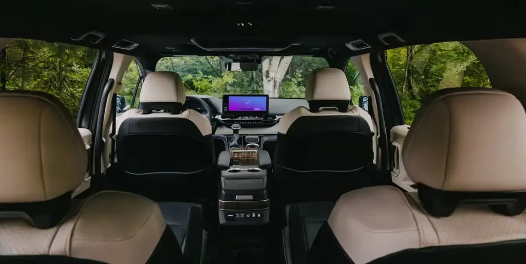 2025-Toyota-Sienna-Hybrid-32