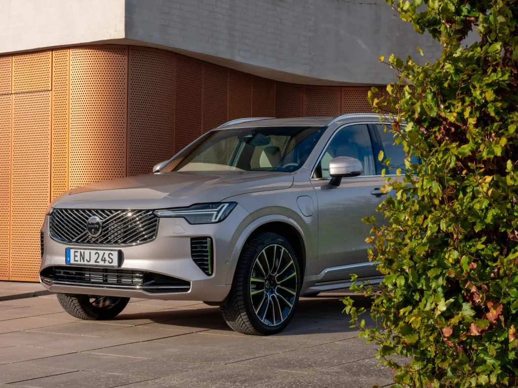 2025-Volvo-XC90-15
