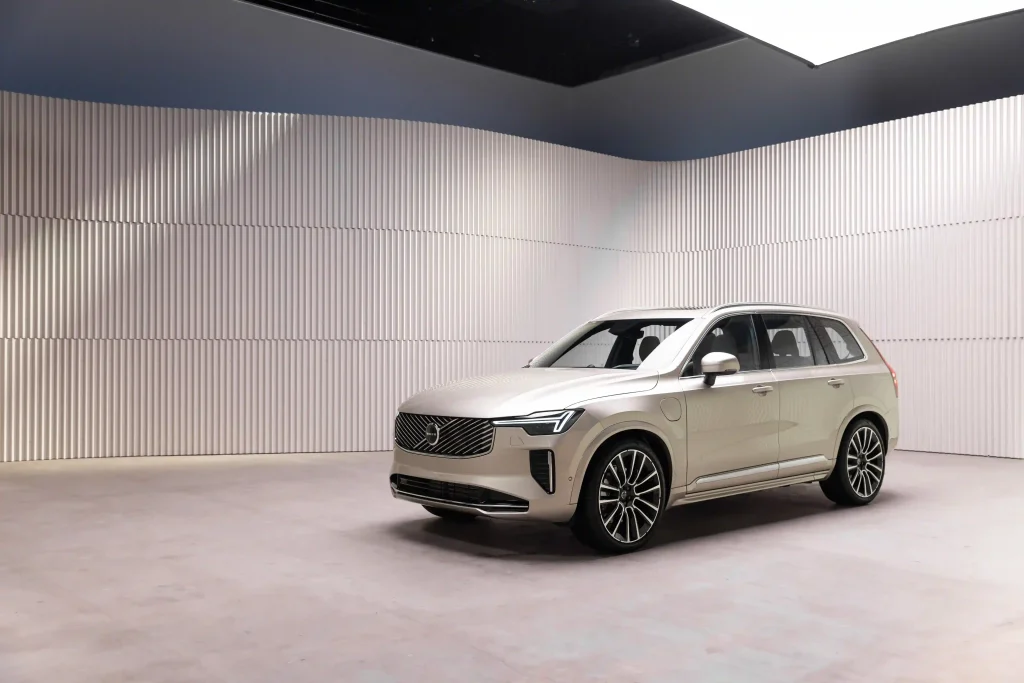 2025-Volvo-XC90-2
